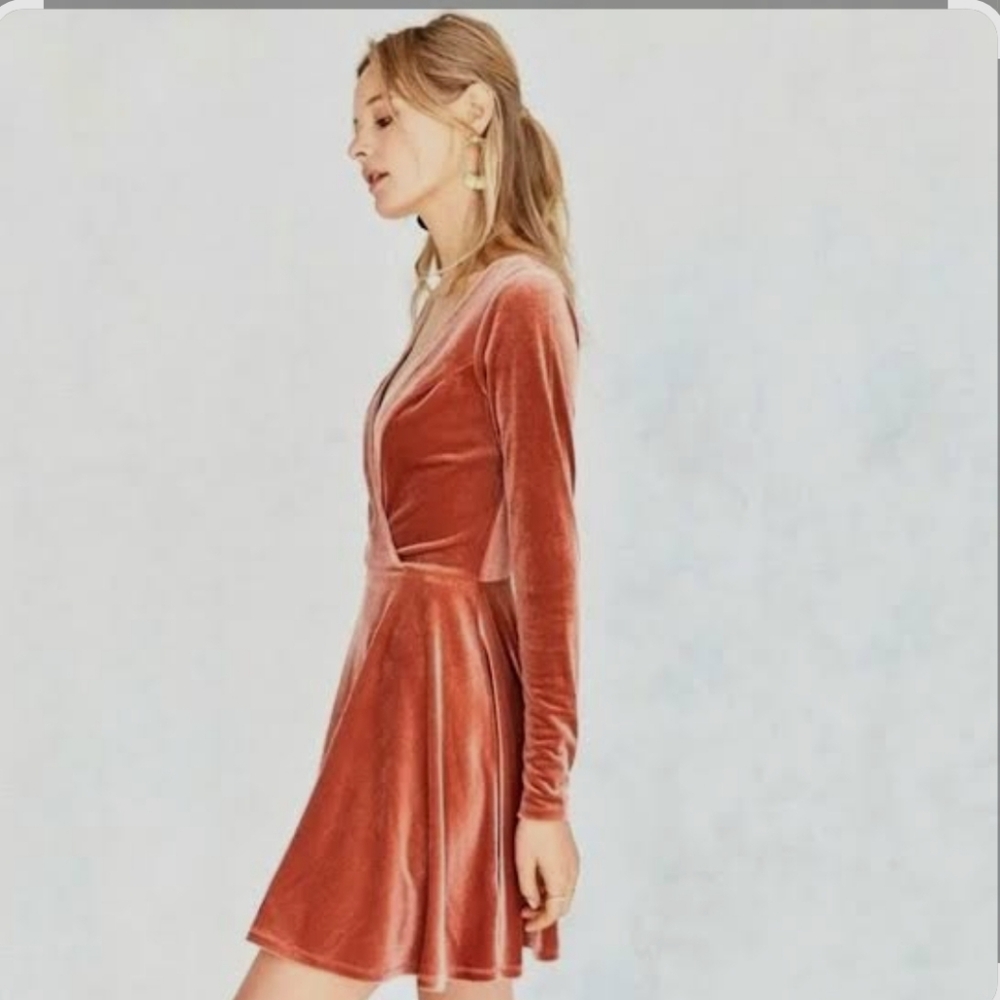 NWT Urban Outfitters Velvet Long Sleeve Dress Burnt Orange Size Medium Fairy - Picture 3 of 9